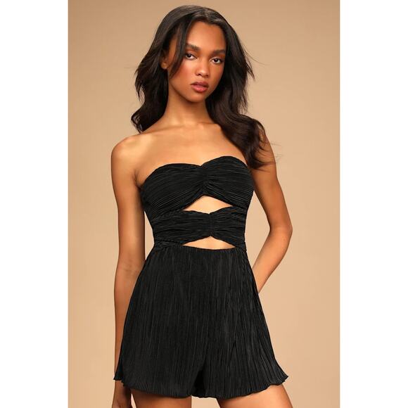 NEW Lulus Black Strapless Tube Bandeau Cutout Pleated Plisse Romper Shorts Sz S - Picture 5 of 5